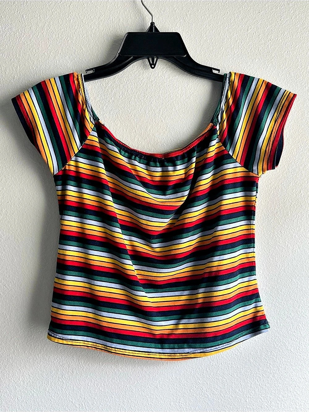 Heart Hips Striped Short Sleeve Top in Multicolor Size Small Like New